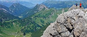 Blick nach Klesenza, weiter hinten Garfülla, links der Hohe Frassen, rechts die Kellaspitze und Breithorn